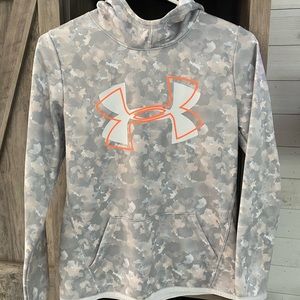 Youth XL Under Armour sweatshirt with hood.